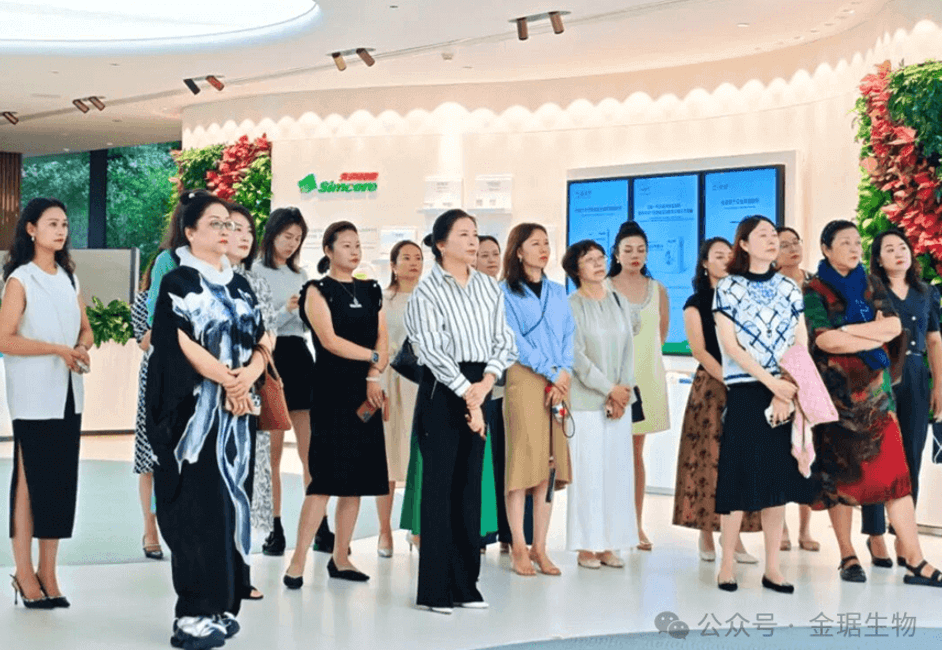 南京市女企联李明霞会长一行走访先声药业
